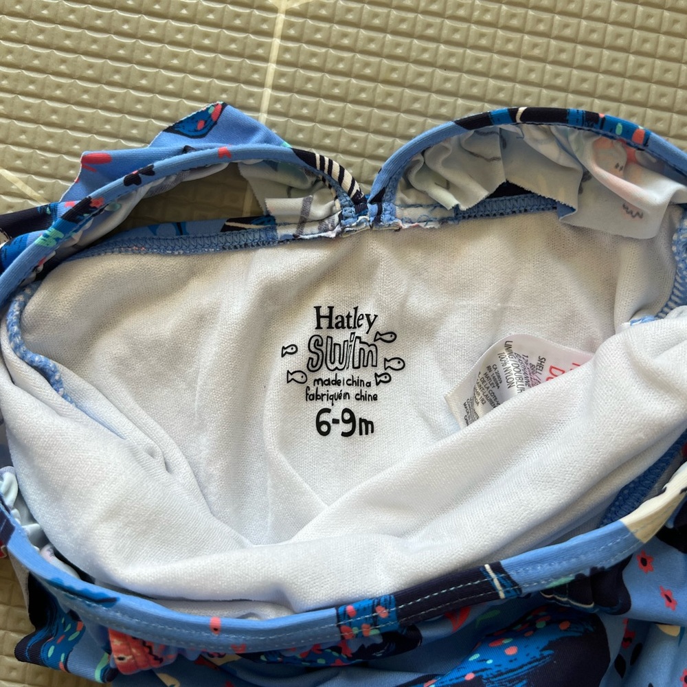 Hatley whale swimsuit 6-9 months - Picture 3 of 6